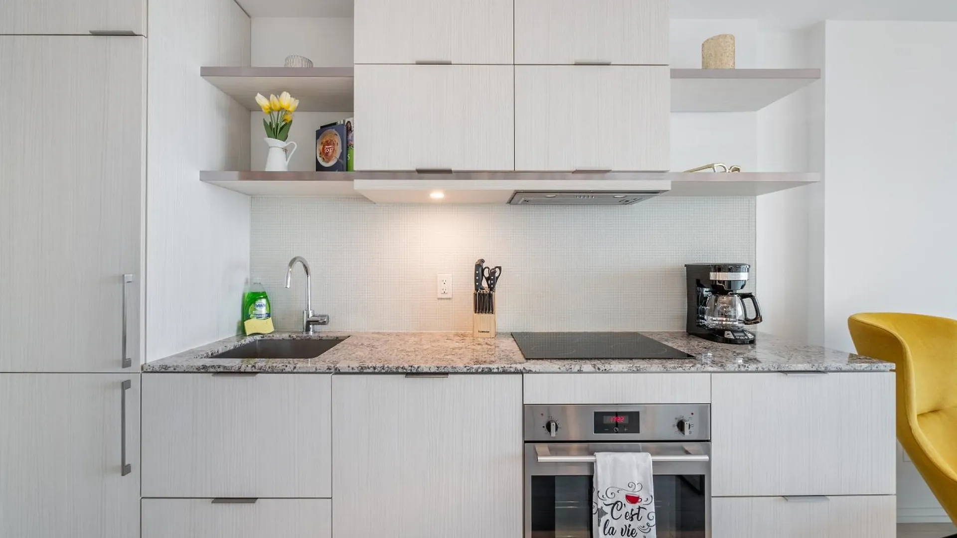 Designer 1Br Suite With Cn Tower, Skyline View Toronto 0*,  Canada