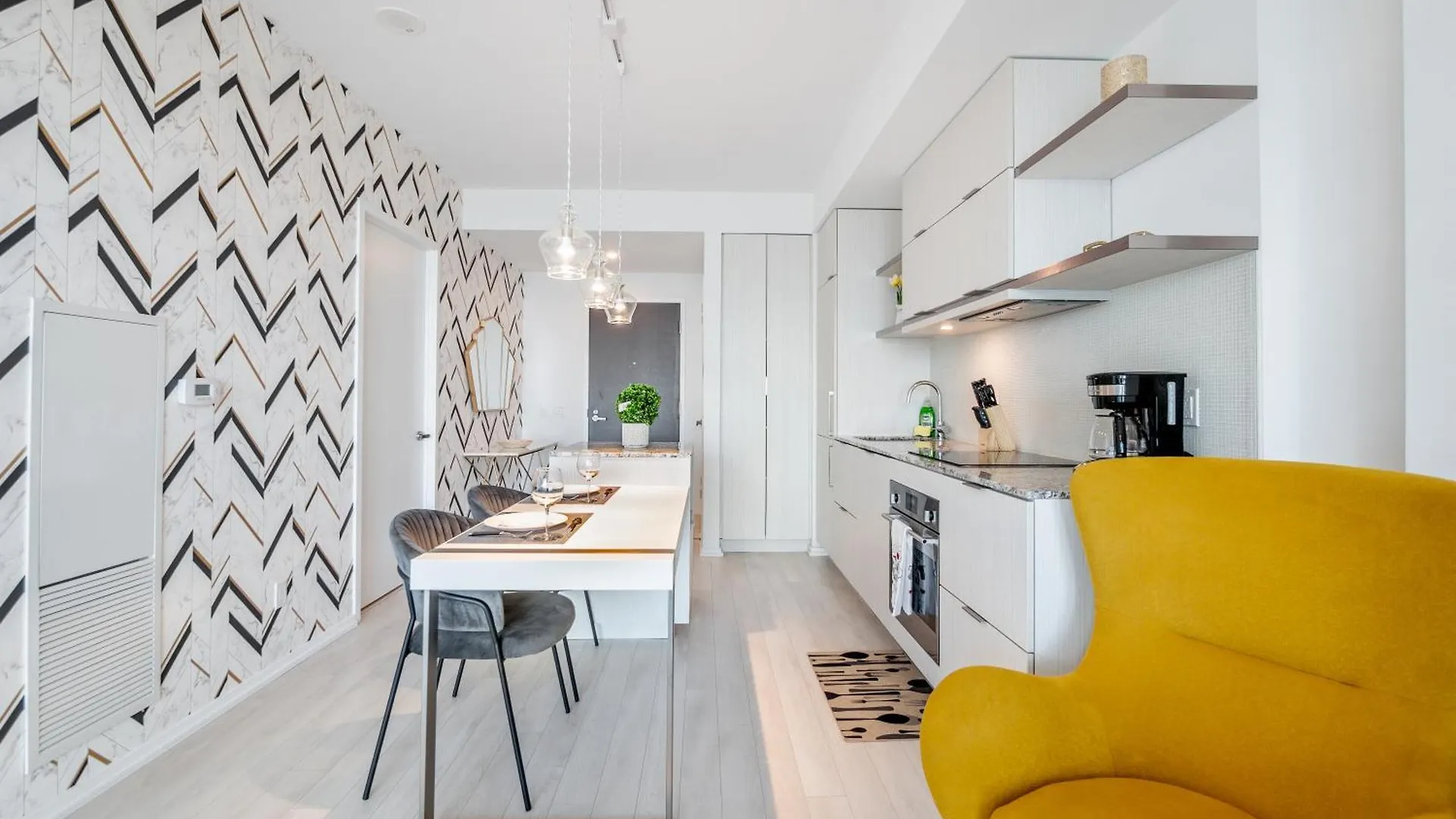 Designer 1Br Suite With Cn Tower, Skyline View Toronto